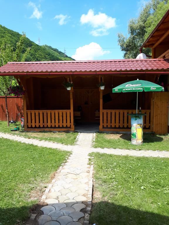 Pensiunea Casa David ชูกัก ภายนอก รูปภาพ