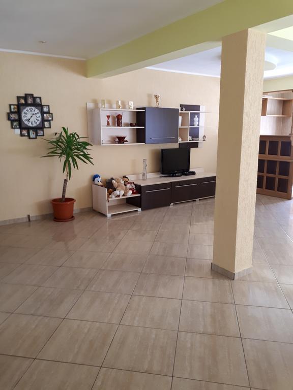 Pensiunea Casa David ชูกัก ภายนอก รูปภาพ